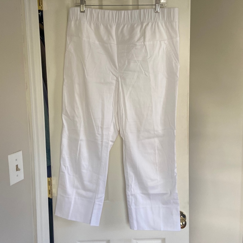 mE Maternity White Cropped Pants